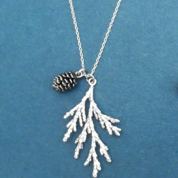 Ivy Leaf Gold Pendant