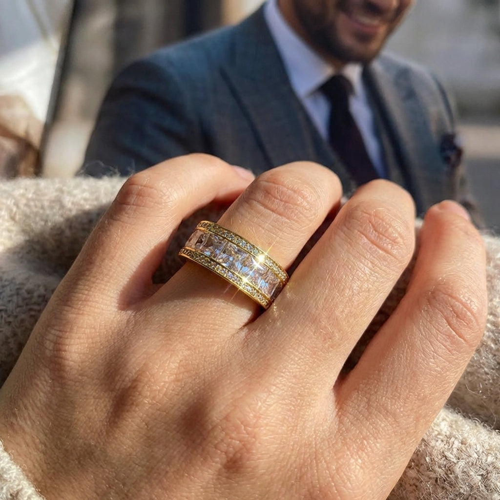 ring hand man